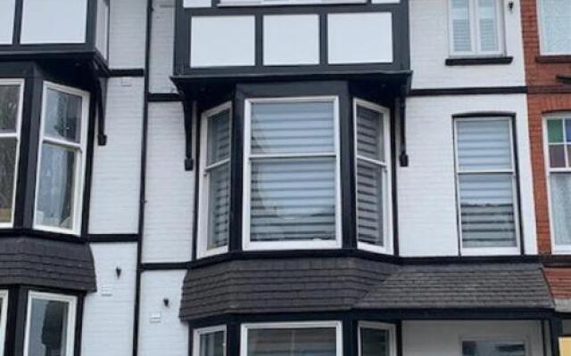 Sandleigh Apartment
