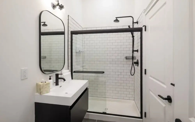 Sosuite 1BR Apt w W/d, Desk Alcove