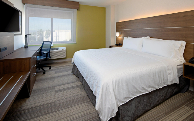 Holiday Inn Express Los Angeles Airport by IHG