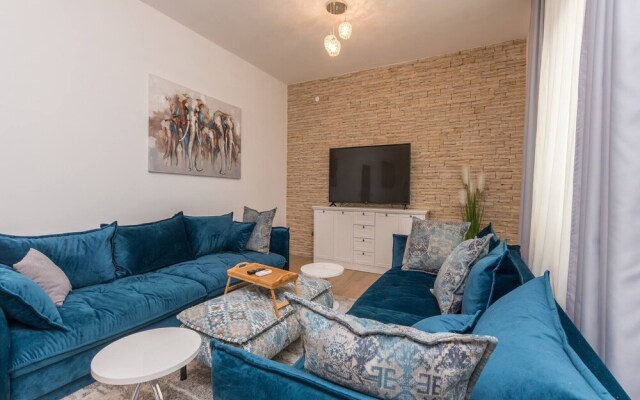 Magnificent Villa Mande With Pool, Vrana Lake