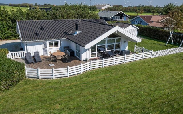 6 Person Holiday Home in Hemmet