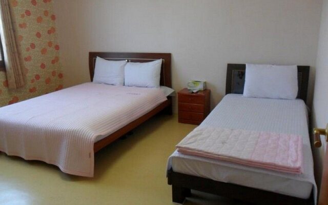 Goodstay Equus Motel