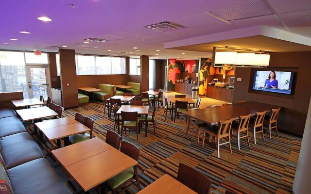 Fairfield Inn & Suites London