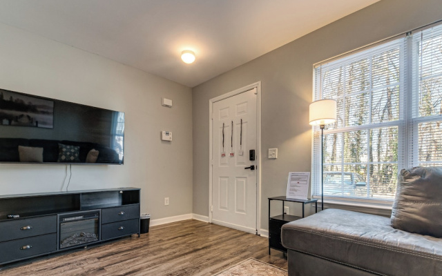 2 Mi to Lenovo Center: Dog-friendly Getaway