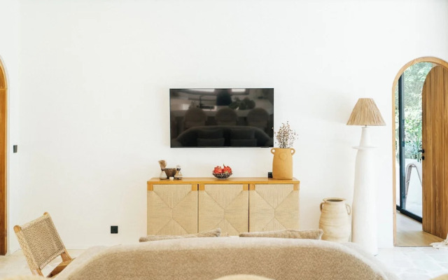 Trendy Boho 3BR Cozy Living 5min to La Brisa