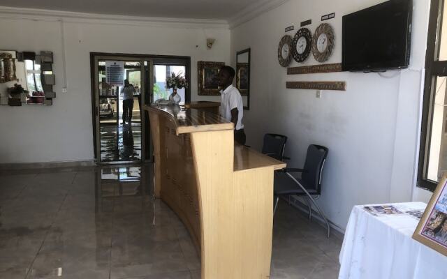 Animens Hotel Takoradi