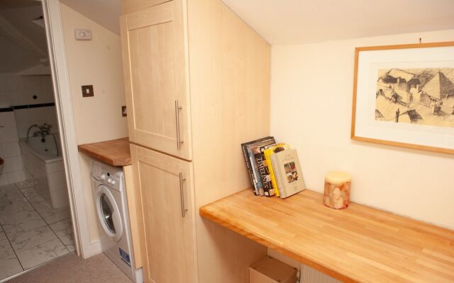 Cosy 1 Bedroom Near City Centre