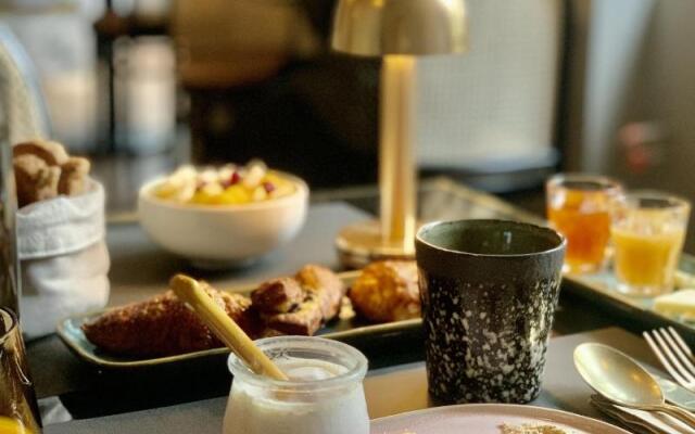 Hebe Hotel