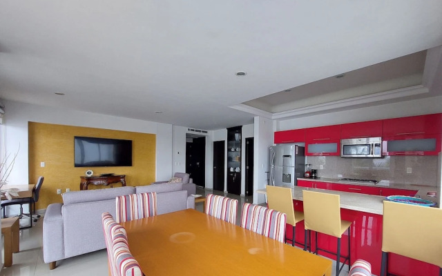 Condo con vista al mar en Torre 2501