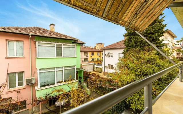 Quiet apartment near the center