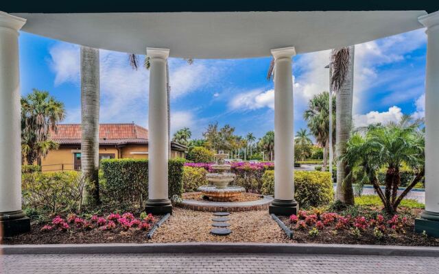 La Quinta Inn And Suites Naples Downtown