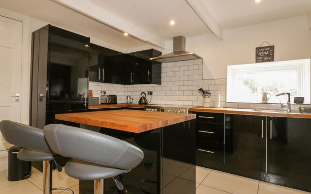 Flat 1, Brek House