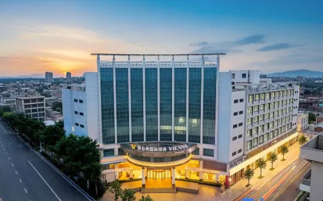 Vienna International Hotel · Yonghe Branch, Wuli Industrial Zone, Quanzhou South Railway Station — 3-star hotel in Quanzhou
