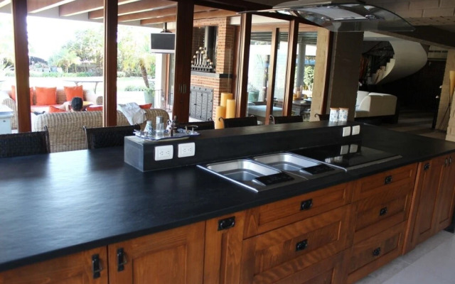 Beautiful House With Lake View