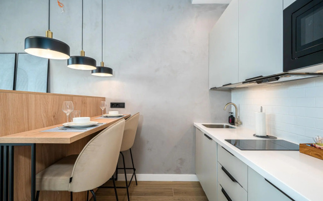 Студия на Набережной Макарова