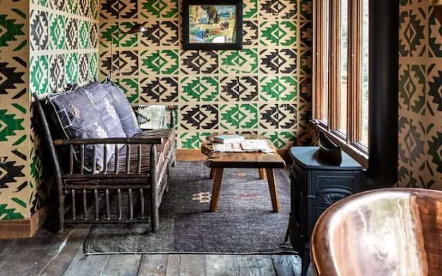 Urban Cowboy Lodge