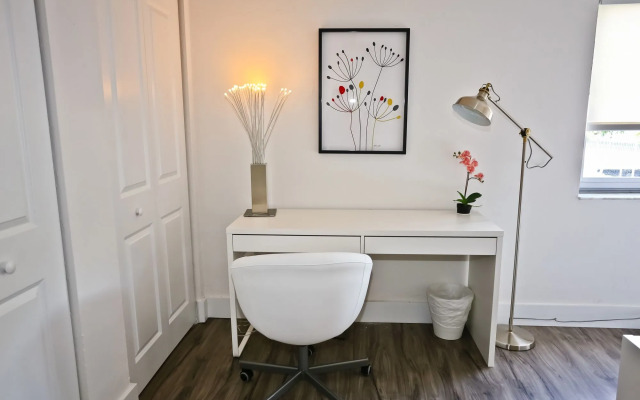 NUOVO Miami Apartments at Coconut Grove