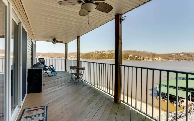 Lakefront Ozark Condo w/ Spacious Balcony!
