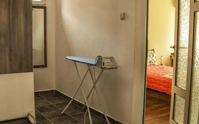 Guest House "Momchil"