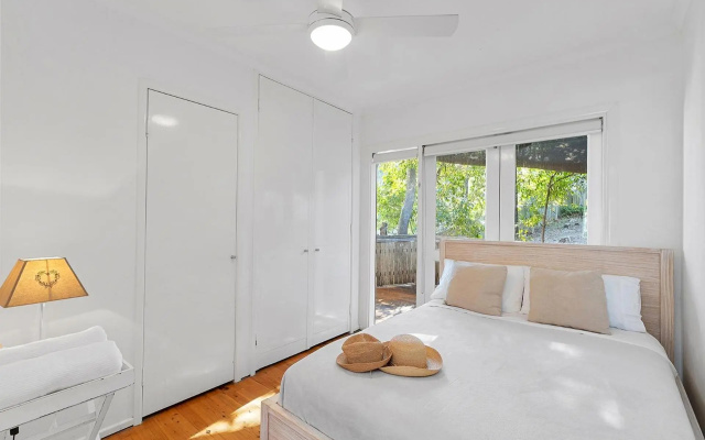 Ferguson St The Beach House Cosy Cottage with Pool – Guest Rooms – Sunshine Beach