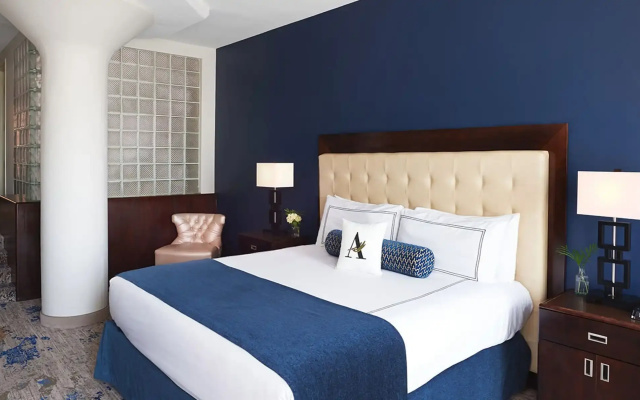 Atheneum Suite Hotel