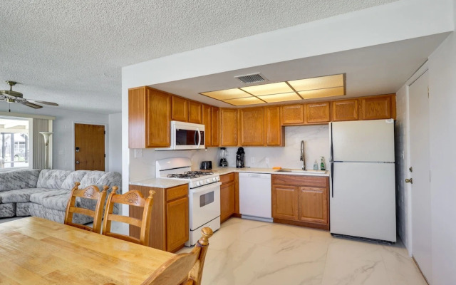 Riverfront Bullhead City Home w/ Mountain Views!