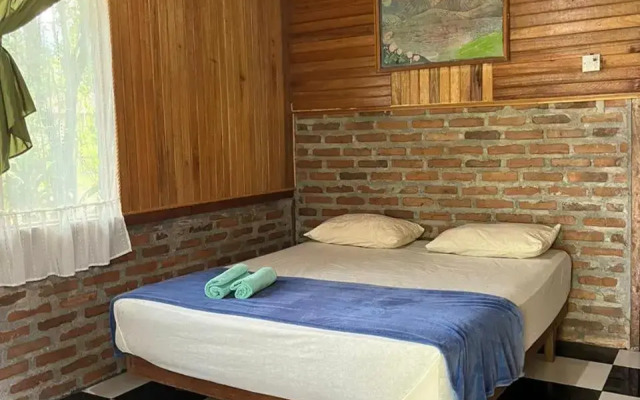 Muaro Beach Bungalow