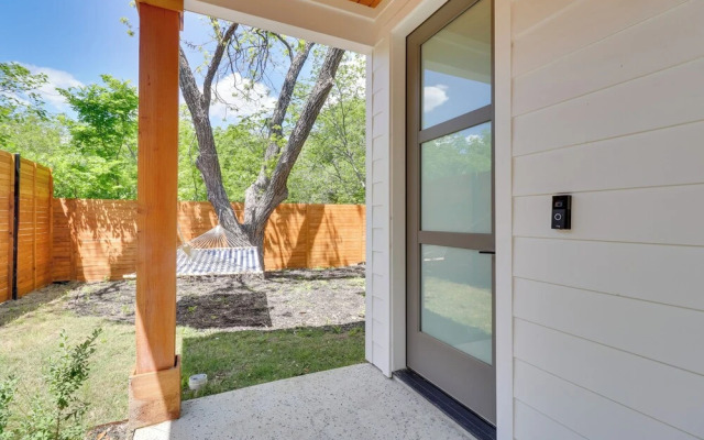 Chic Austin House w/ Spacious Backyard & Hammock