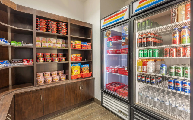 Comfort Inn & Suites