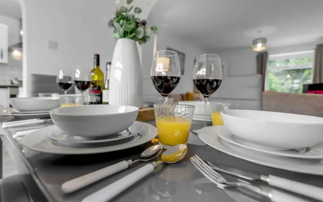 Host Stay Galley Lodge