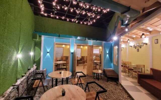 Goroomgo Hidden Chalet Mall Road Nainital