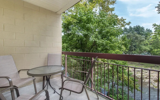 Cedar Lodge Condominiums