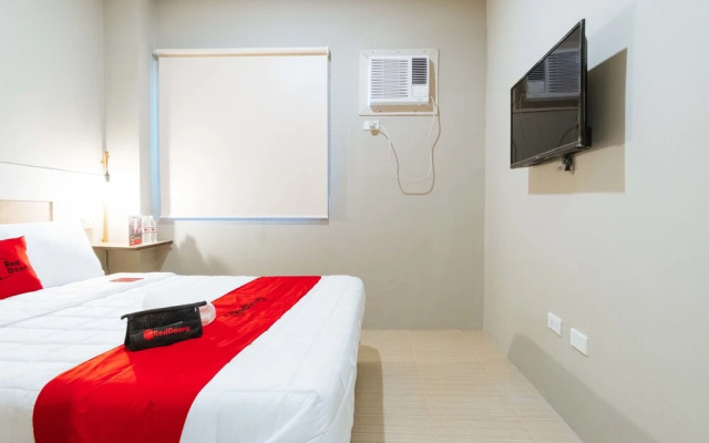 RedDoorz Plus near Osmena Highway 2 - Quarantine Hotel