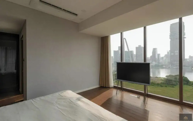 Metropole Residences Luxury Suite