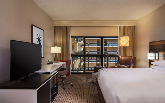 Renaissance Austin Hotel