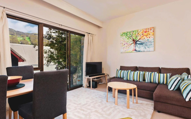 Lantern 1 Bedroom Balcony with partial mountain view