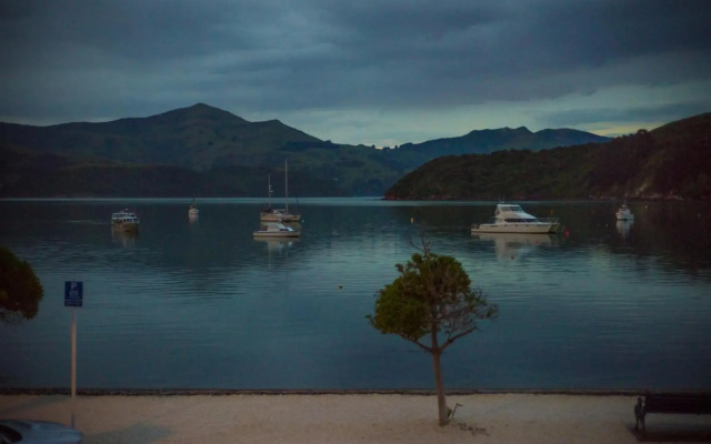 Akaroa Waterfront Apartment