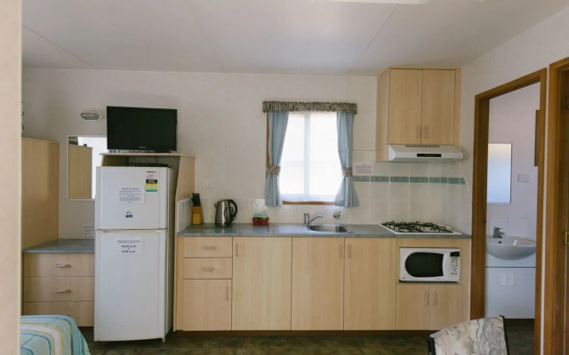 Wonboyn Cabins & Caravan Park