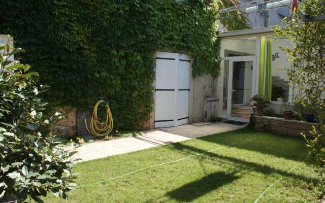 Spacieuse maison de village avec jardin patio