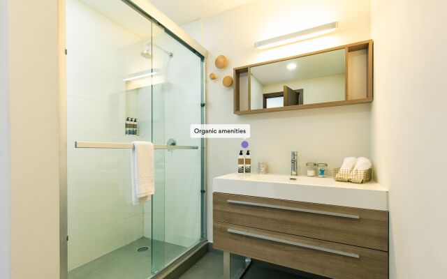 Stunning PH with Private Roof Terrace