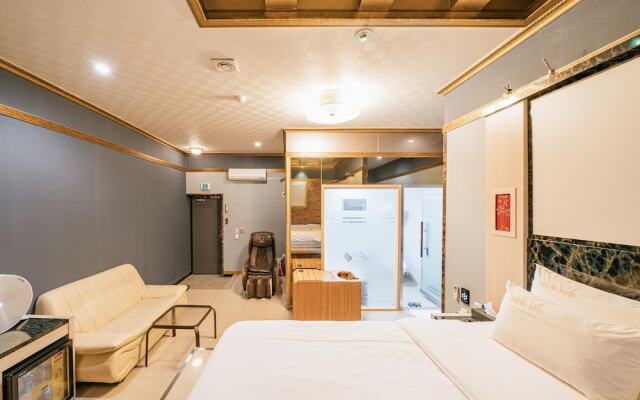 Jeju Aewol Show Drive in Unmanned Hotel