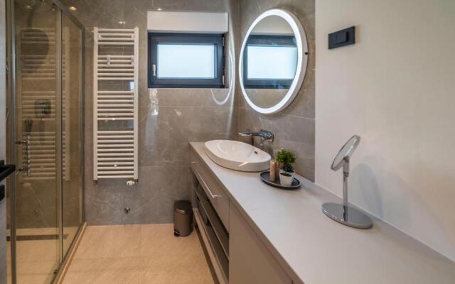 PINNA RESIDENCE - Datul