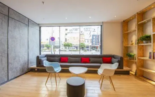 Ibis Hotel (Shenyang Middle Street Forbidden City)