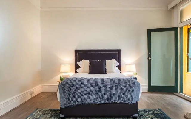 Central 2-bed Apartment With Private Parking