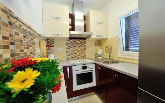Apartments Villa WhiteHouse