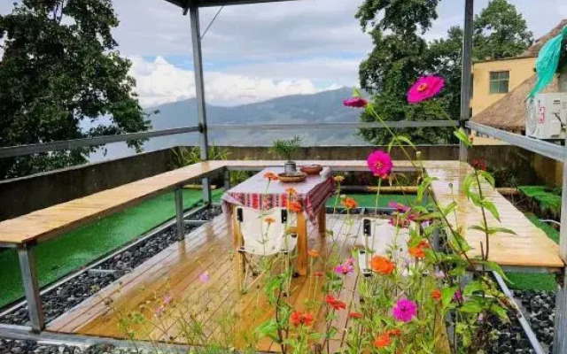 Scarecrow Garden Inn
