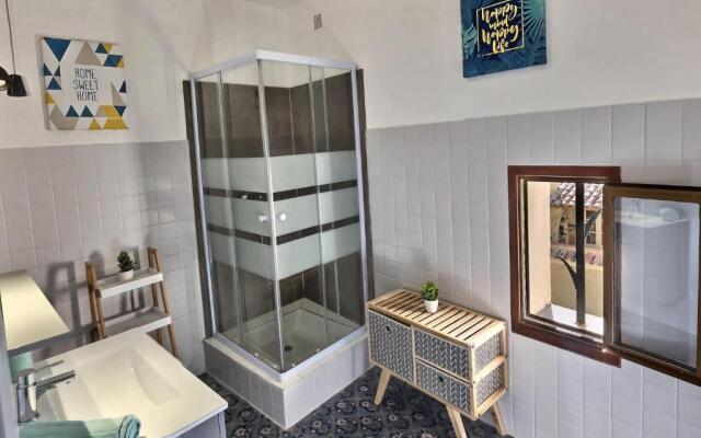 Studio vue sur les toits, lumineux Moustiers #2