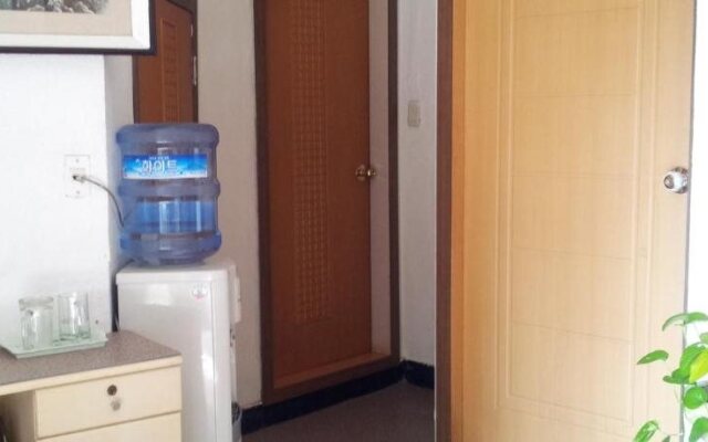 Busan Jang Motel