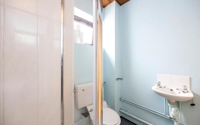Comfortable rooms at Crescent Hall-OXFORD - Campus Accommodation