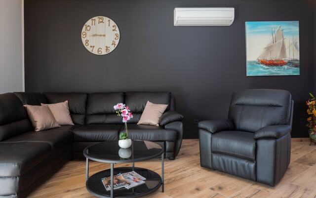 Beachfront Villa Seashell with Pool